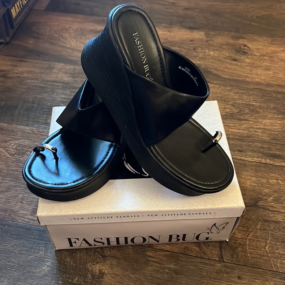 Fashion bug platform Toe accent